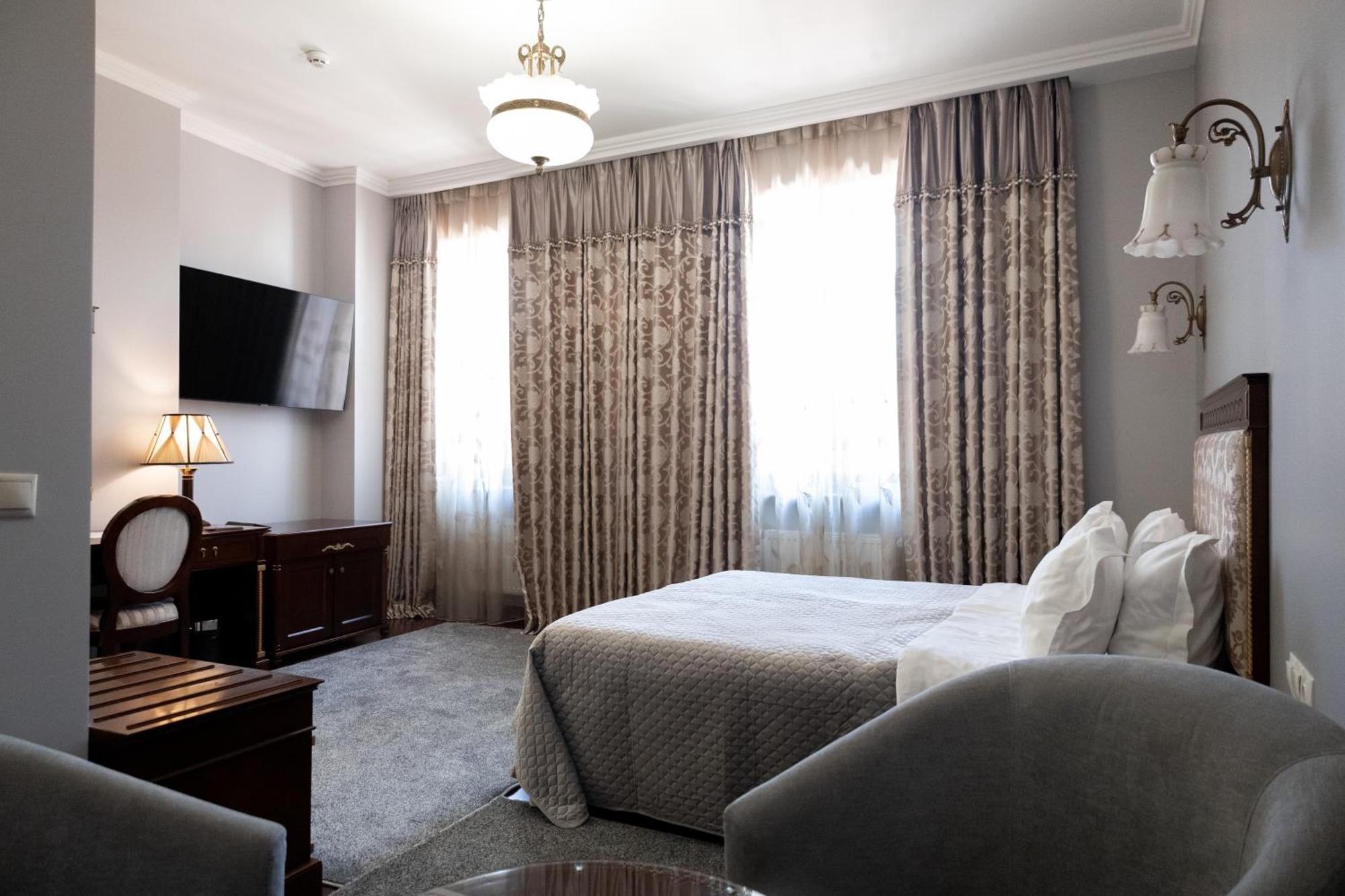 Allureinn Hotel And Spa Tjernivtsi Eksteriør billede