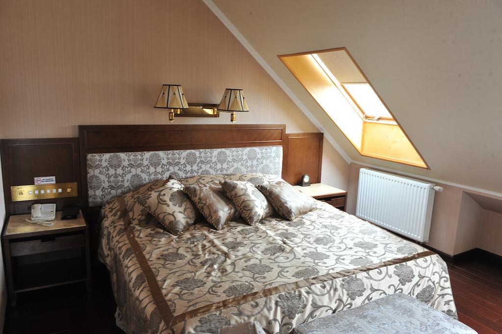 Allureinn Hotel And Spa Tjernivtsi Eksteriør billede