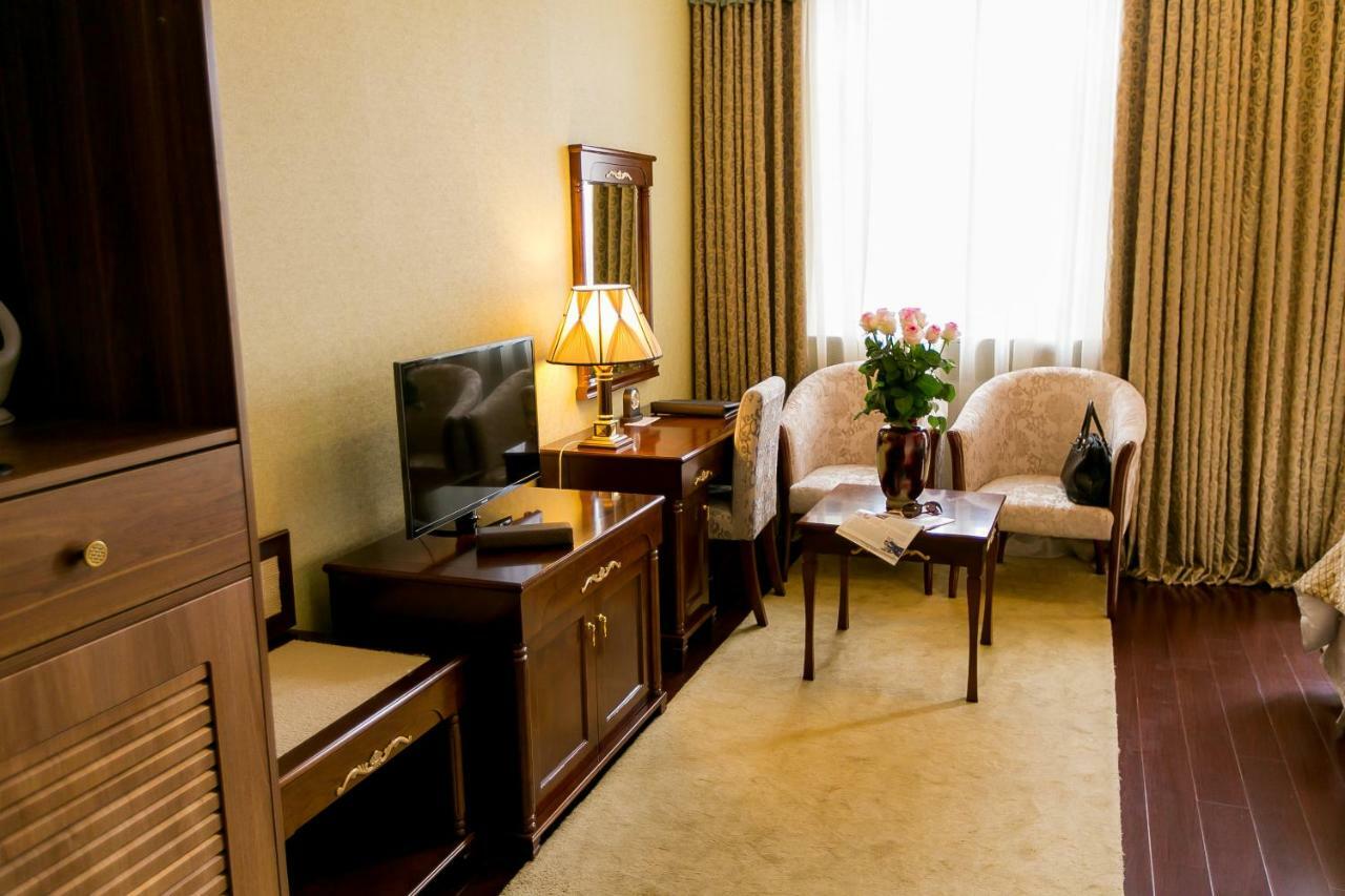 Allureinn Hotel And Spa Tjernivtsi Eksteriør billede