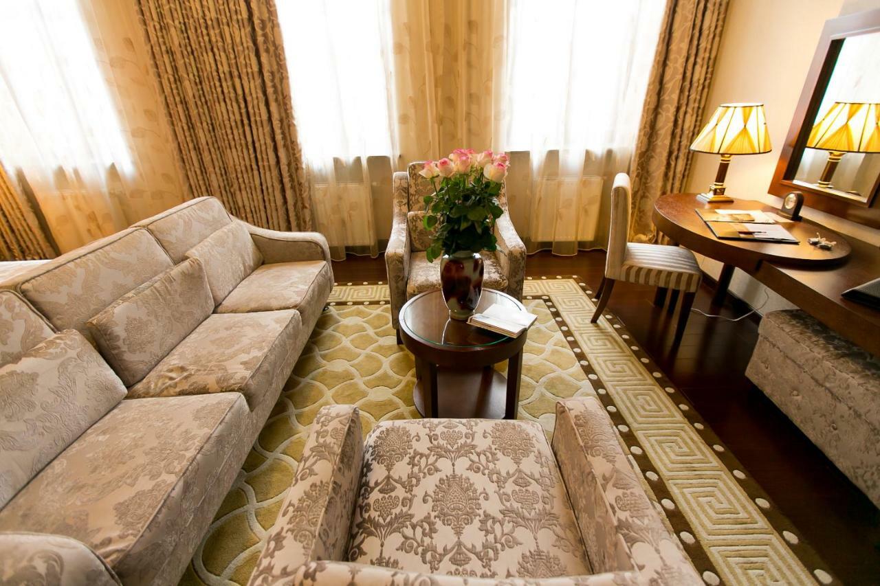Allureinn Hotel And Spa Tjernivtsi Eksteriør billede